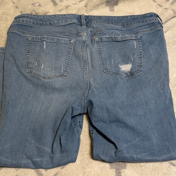 A64. Torrid Blue Distressed boyfriend Straight Leg Jeans size 18 xs - Picture 2 of 7
